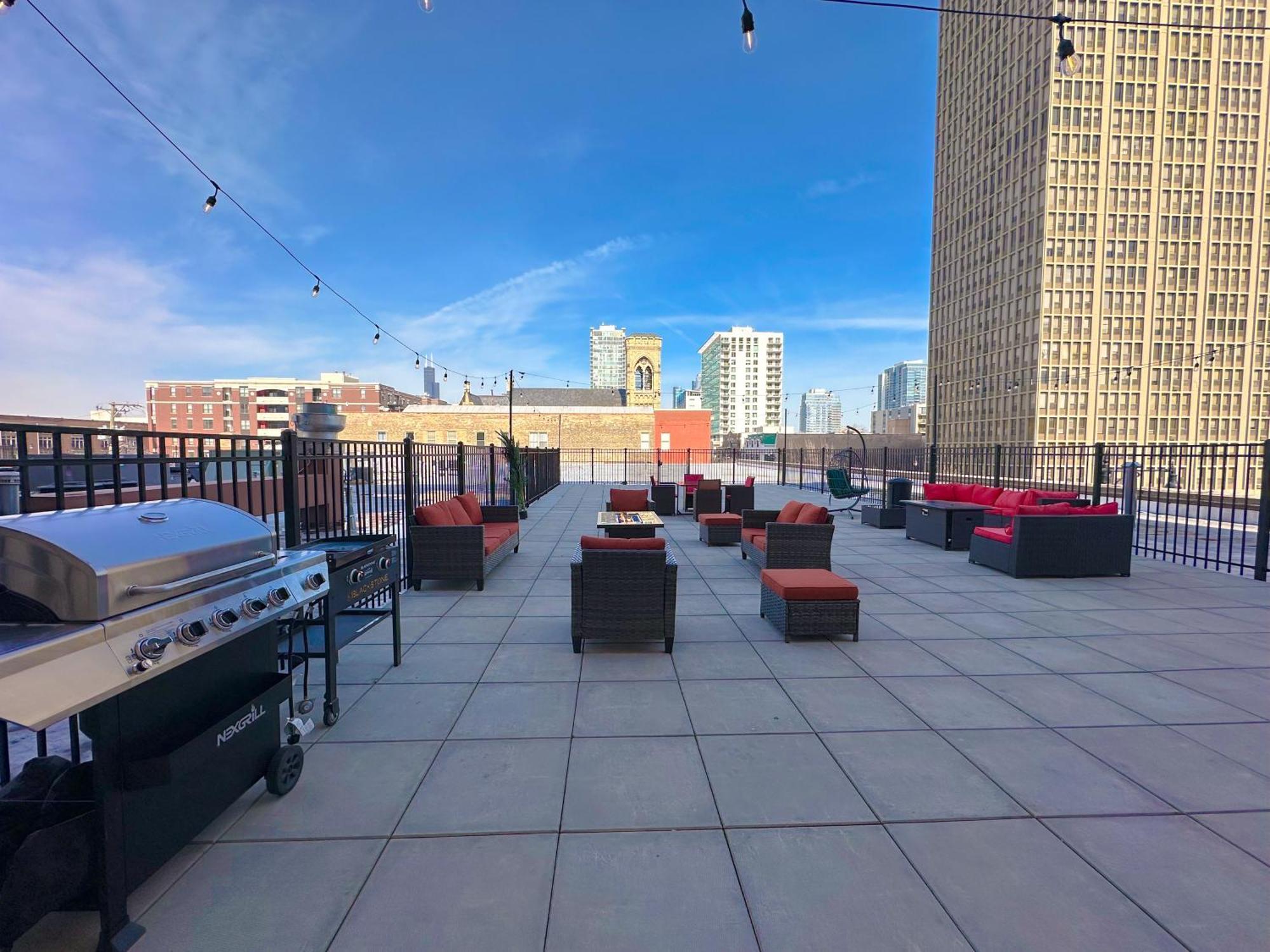Spacious 2Br Vacation Rental With City View, Optional Parking And Gym Near Mccormick Place & Downtown Chicago Attractions Exterior photo